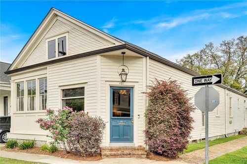 401 Webster St, New Orleans, LA, 70118-5748 | Card Image