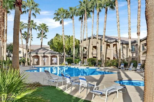 2114-8985 S Durango Dr, Las Vegas, NV, 89113-6117 | Card Image