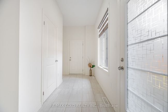 50 Block Rd, House attached with 4 bedrooms, 3 bathrooms and 1 parking in Brampton ON | Image 38