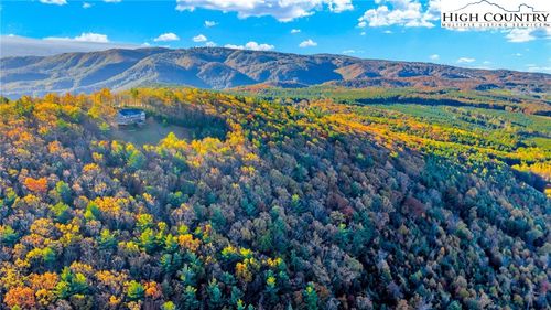 324 Rocky Ridge Ln, Glade Valley, NC, 28627-9626 | Card Image