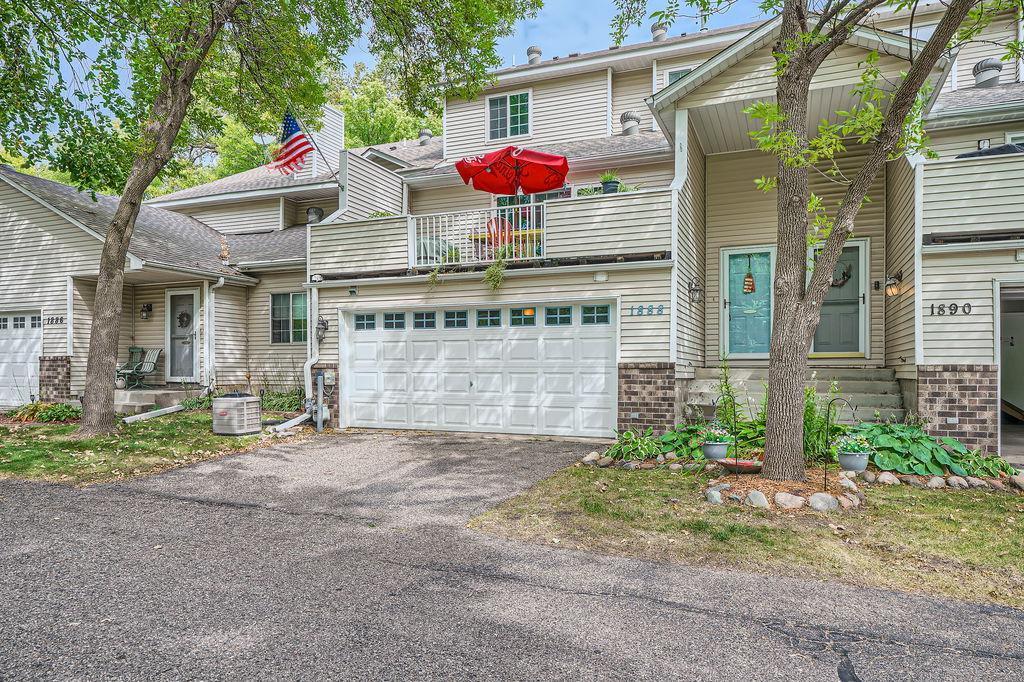 Burnsville Pkwy, Burnsville, MN 55337