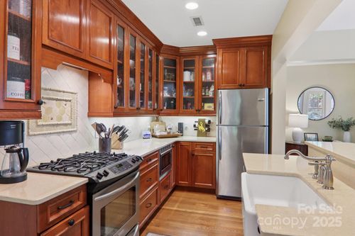 apt-2a-203 6th Ave W, Hendersonville, NC, 28739-4321 | Card Image