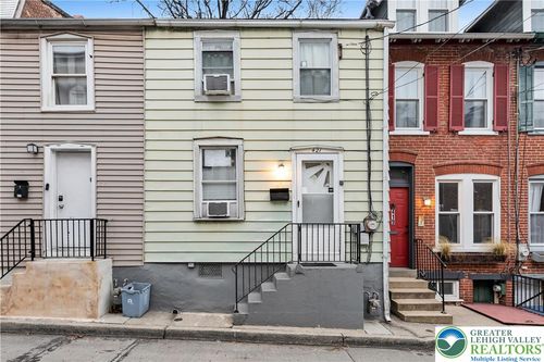 421 N Hall St, Allentown, PA, 18102-2872 | Card Image