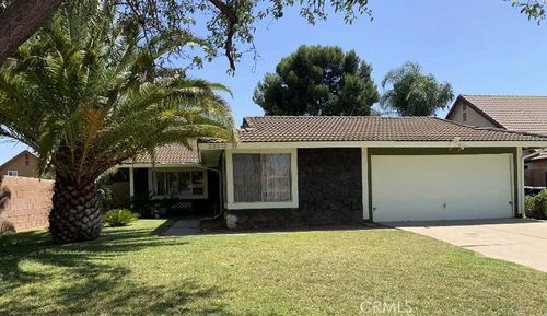 23313 Brookhaven Dr, Moreno Valley, CA, 92553-5922 | Card Image