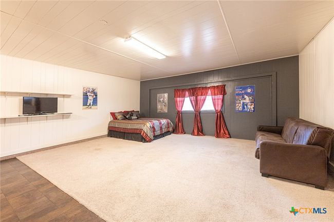 911 S Peck St, House other with 3 bedrooms, 2 bathrooms and null parking in Shiner TX | Image 11