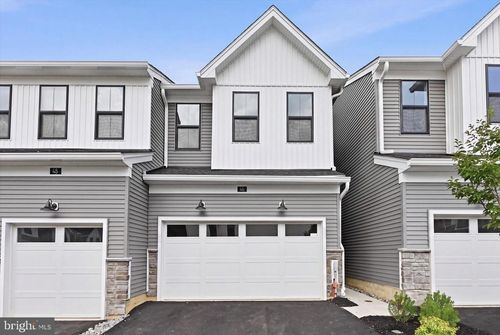 46 Grayson Ln, DOWNINGTOWN, PA, 19335-2066 | Card Image
