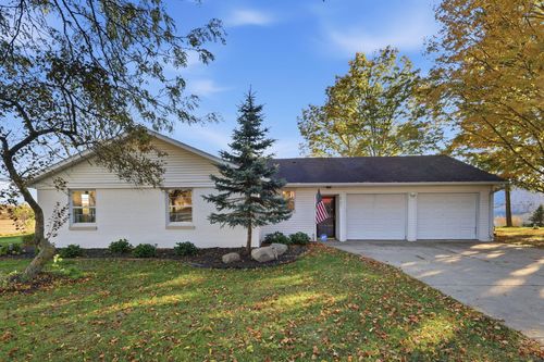 10751 Thompson Rd, Freeport, MI, 49325-9608 | Card Image