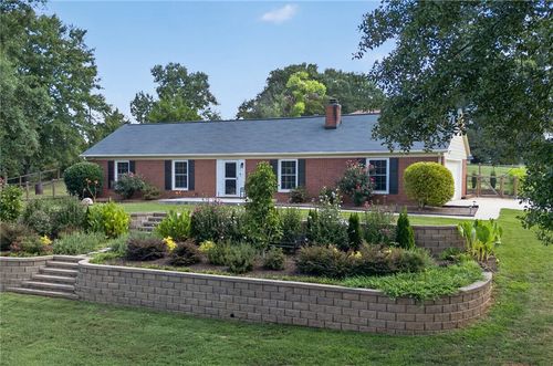 200 Lakewood Dr, Anderson, SC, 29621-2450 | Card Image