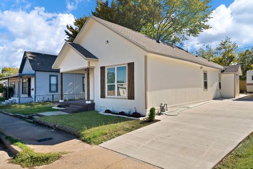 1130 E Hattie St, Fort Worth, TX, 76104-1511 | Card Image