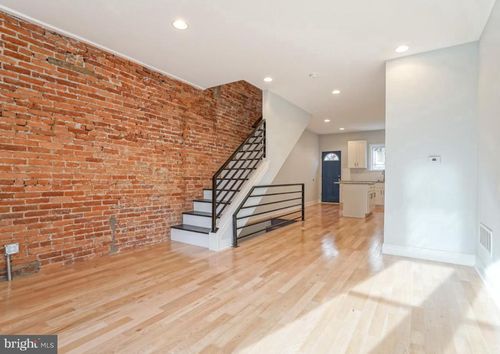2211 Titan St, PHILADELPHIA, PA, 19146-4228 | Card Image