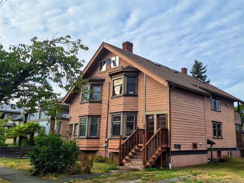 220 Michigan St, Victoria, BC, V8V1R3 | Card Image