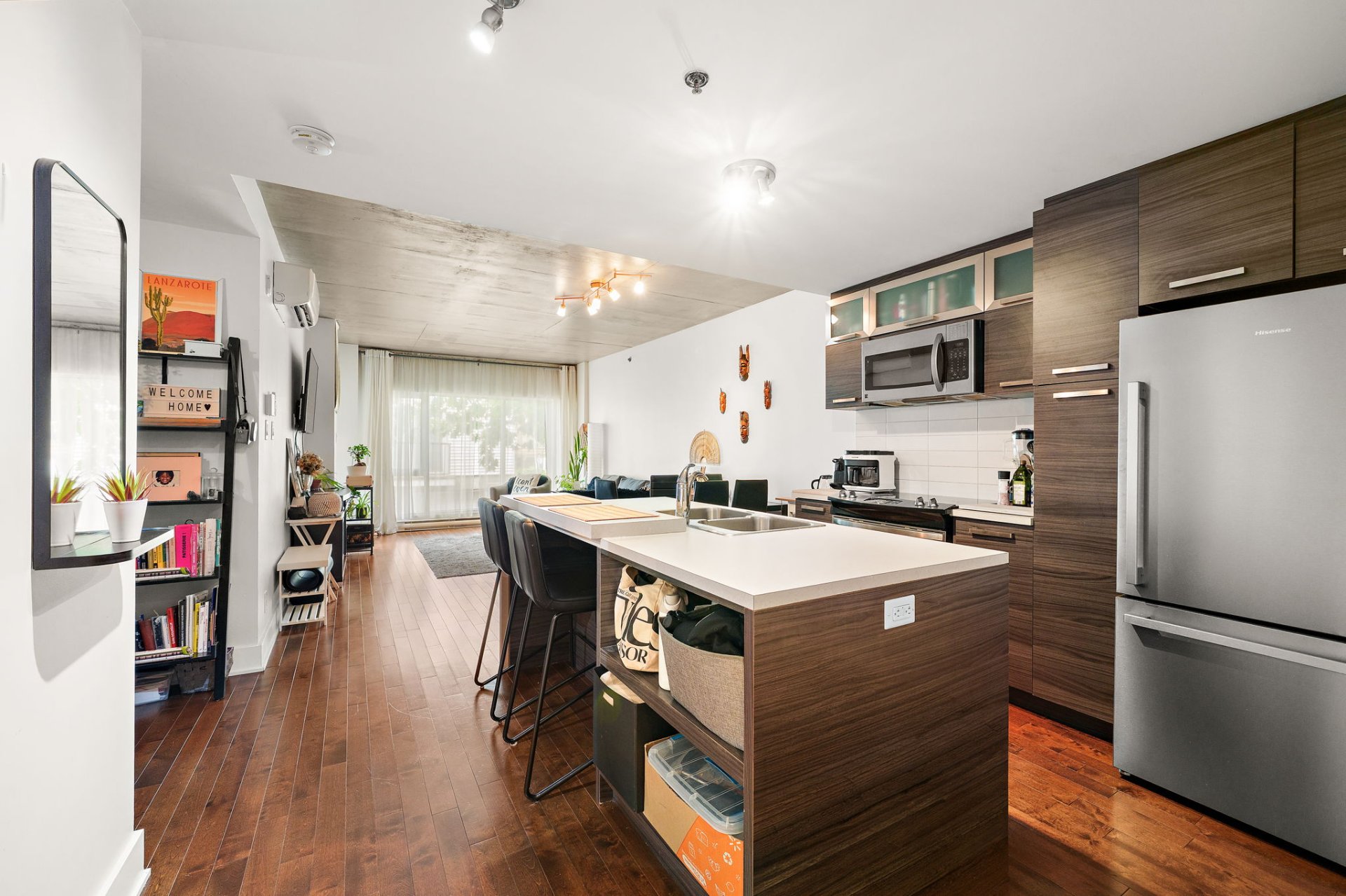 Residential in Laval (Pont-Viau) 4