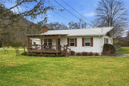 21 Mcintosh Ln, Rabun Gap, GA, 30568-3185 | Card Image