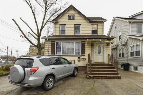 24032 146th Avenue, New York, NY, 11422 | Card Image