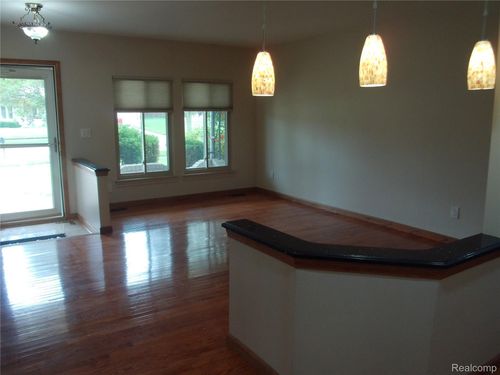 41223 Sesame Dr, Sterling Heights, MI, 48314-4149 | Card Image