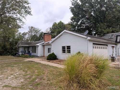 957 Il Route 140, Greenville, IL, 62246-3218 | Card Image