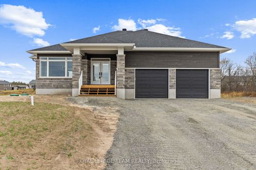 62 Hogan Dr, Mcnab/Braeside, ON, K7S | Card Image