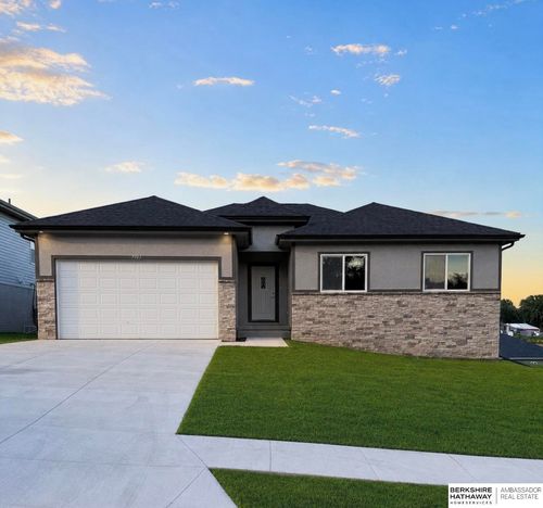 7613 S 34th St, Bellevue, NE, 68147-1303 | Card Image