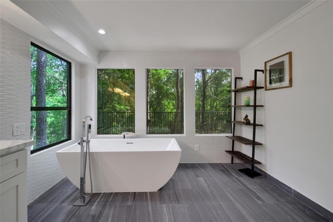 140 S Timber Top Dr, House other with 3 bedrooms, 3 bathrooms and 2 parking in Spring TX | Image 36
