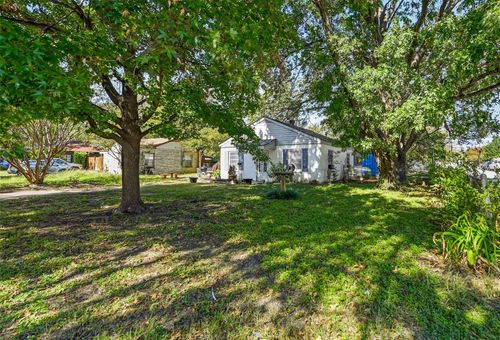 9100 Rowland Dr, White Settlement, TX, 76108-2221 | Card Image