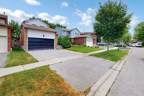 20 Reed Dr, Ajax, ON, L1S5S3 | Card Image