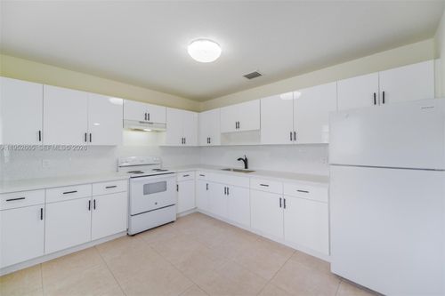 6322-6320 Nw 1st Pl, Miami, FL, 33150-4579 | Card Image