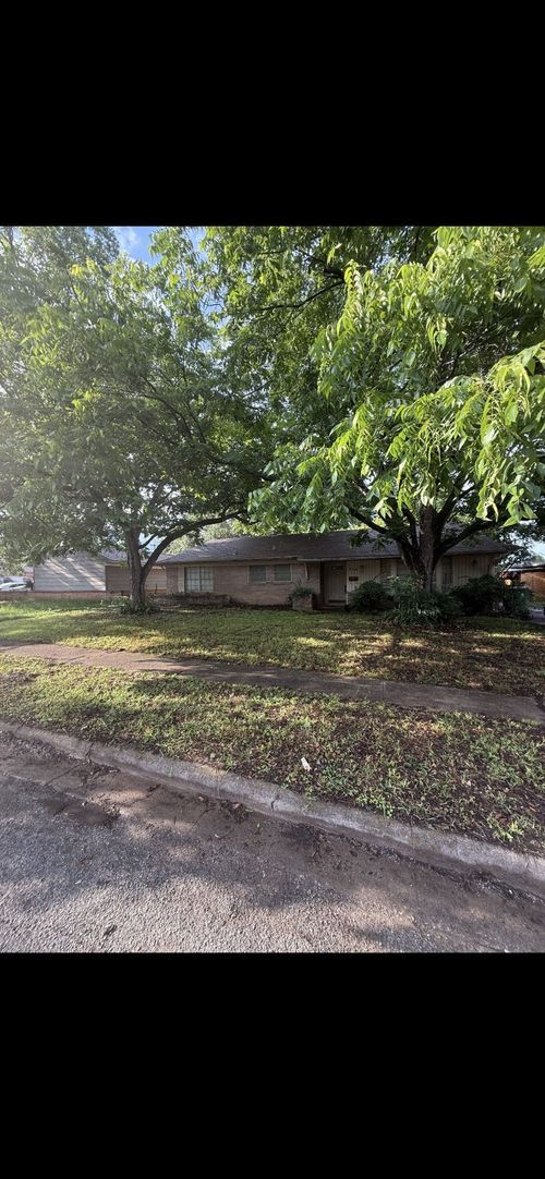 710 Valley View, Arlington, TX, 76010 | Card Image