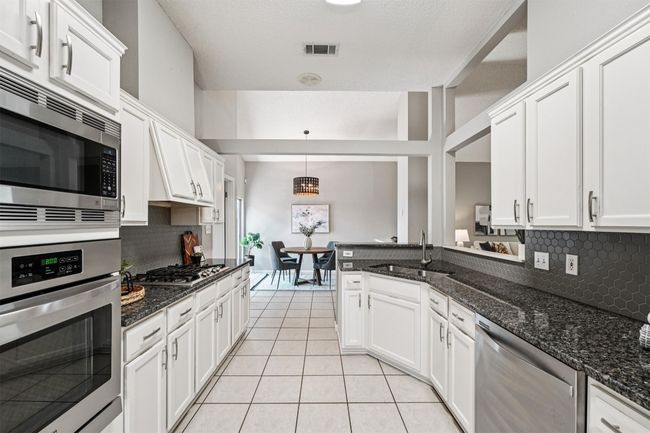 8204 Cahill Dr, House other with 3 bedrooms, 2 bathrooms and 4 parking in Austin TX | Image 10