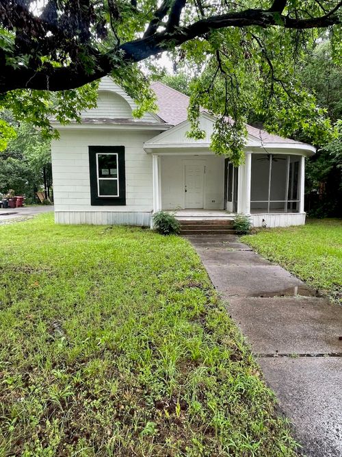 320 W 6th St, Bonham, TX, 75418-3606 | Card Image