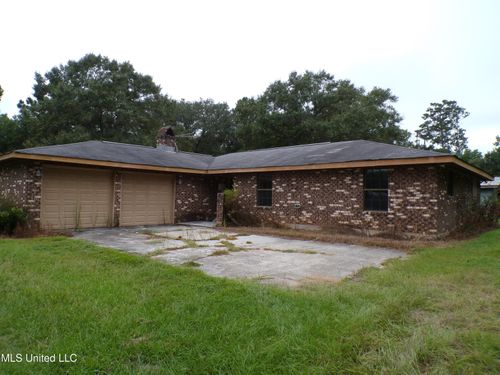 195 Will Thompson Rd, Picayune, MS, 39466-6616 | Card Image