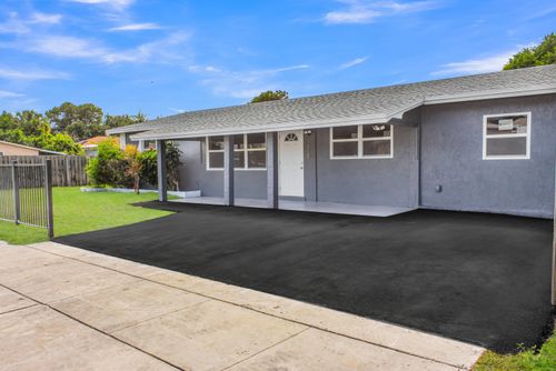 915 Sw 3rd St, Boynton Beach, FL, 33435-5512 | Card Image