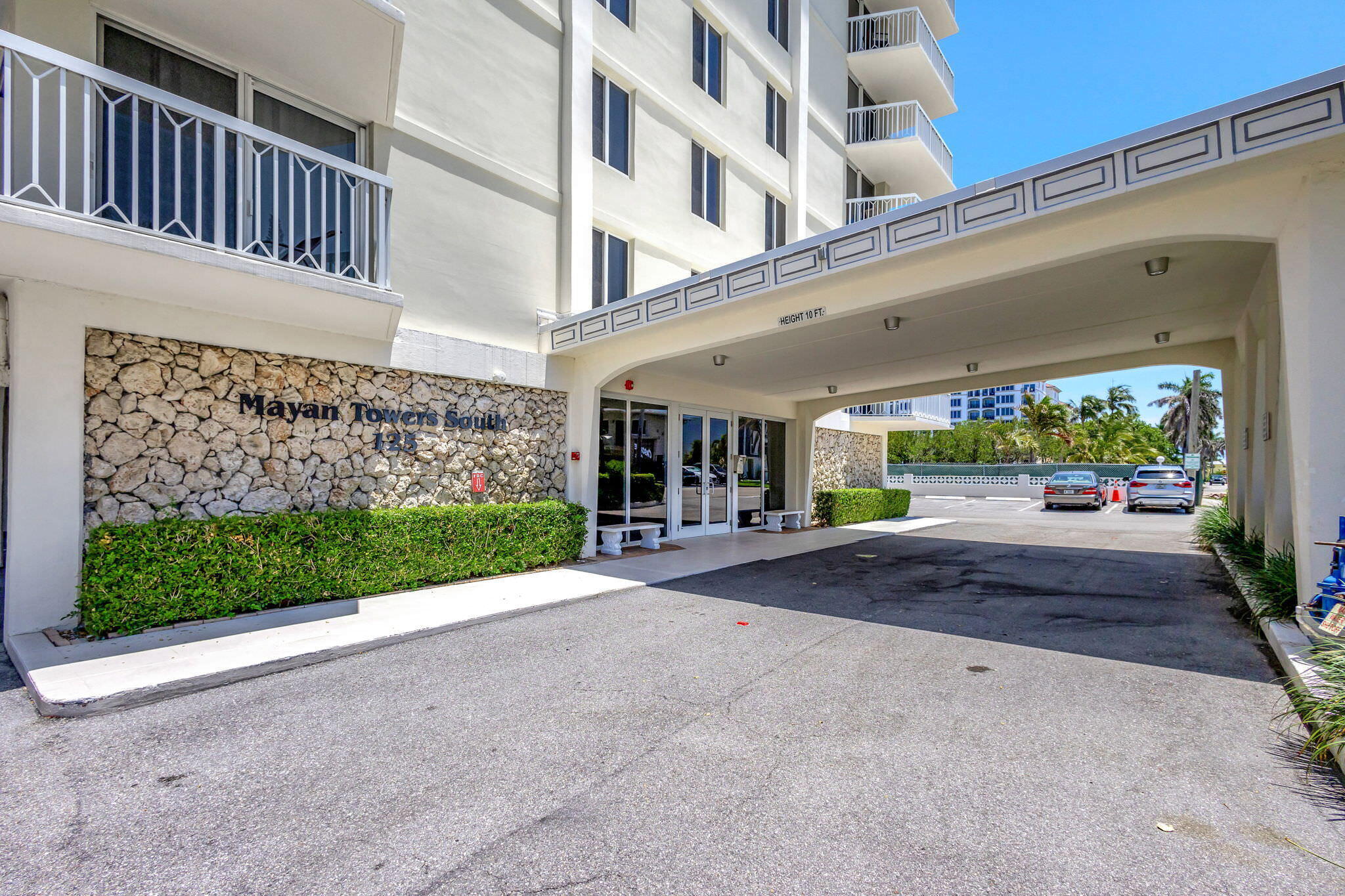 Residential in Palm Beach Shores 5
