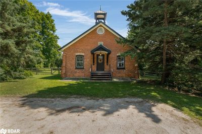 2583 County Rd 42, House other with 2 bedrooms, 1 bathrooms and 6 parking in Stayner ON | Image 1