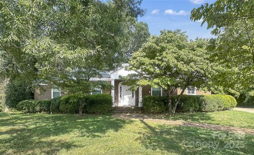 208 N Gaston St, Kings Mountain, NC, 28086-3017 | Card Image