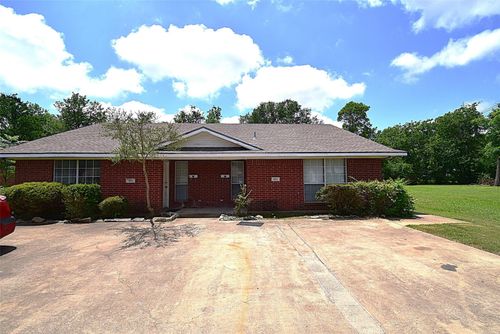 a-804 E College St, Terrell, TX, 75160-2830 | Card Image