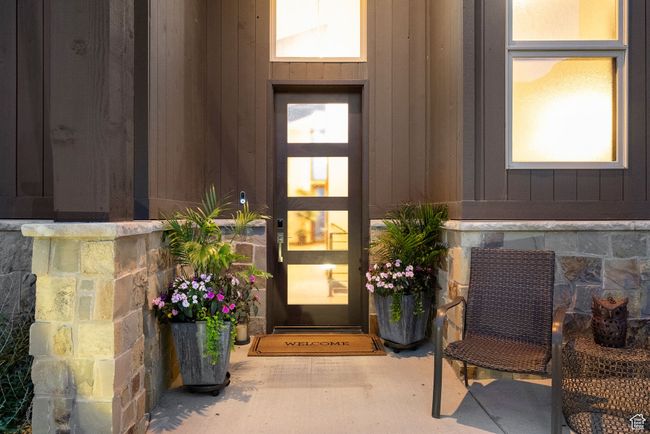 View of exterior entry | Image 10