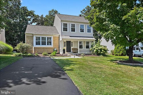 30 Bentley Dr, STERLING, VA, 20165-6004 | Card Image