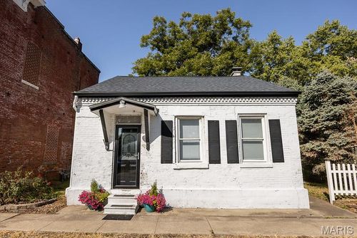 3 N Richland St, Freeburg, IL, 62243-1323 | Card Image