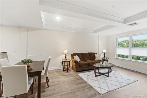 316-225 Stanley Ave, Mamaroneck, NY, 10543-2577 | Card Image