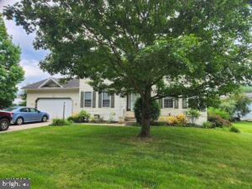 153 Richards Dr, HOLLIDAYSBURG, PA, 16648-9666 | Card Image