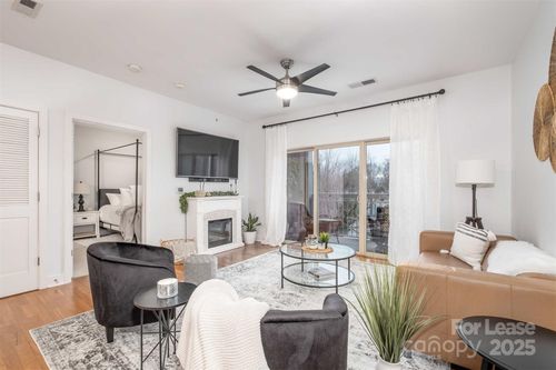 unit-409-630 Calvert St, Charlotte, NC, 28208-4575 | Card Image