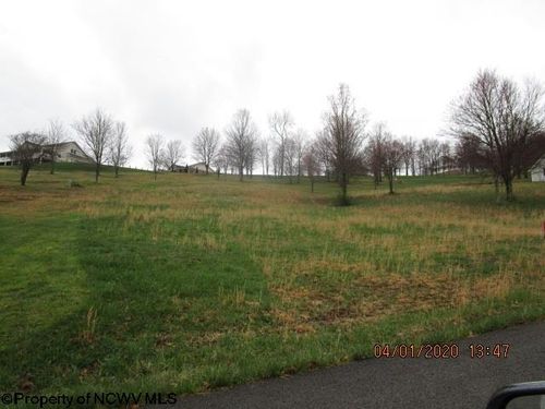 11-26-11 Jarrett Dr, Buckhannon, WV, 26201-8917 | Card Image