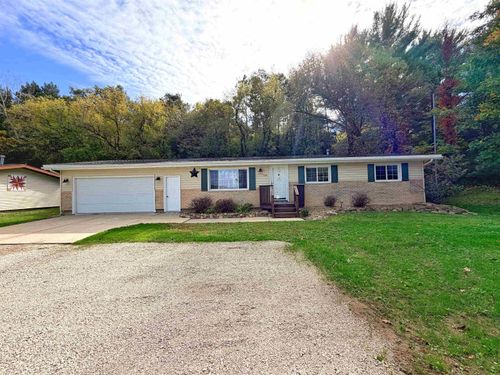 1789 Old Stage Road, Decorah, IA, 52101 | Card Image