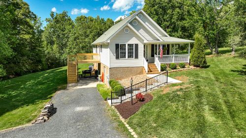 433 Stratford Road, Concord, VA, 24538 | Card Image