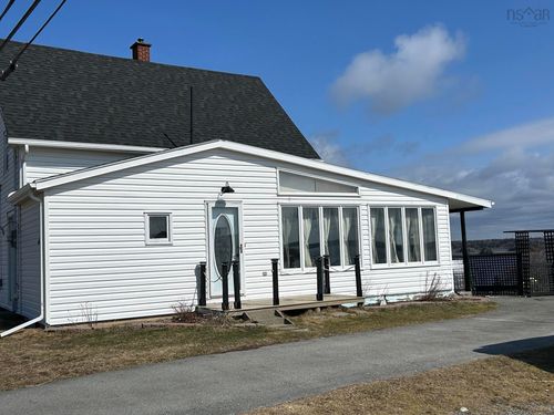 637 Highway 335, West Pubnico, NS, B0W3S0 | Card Image