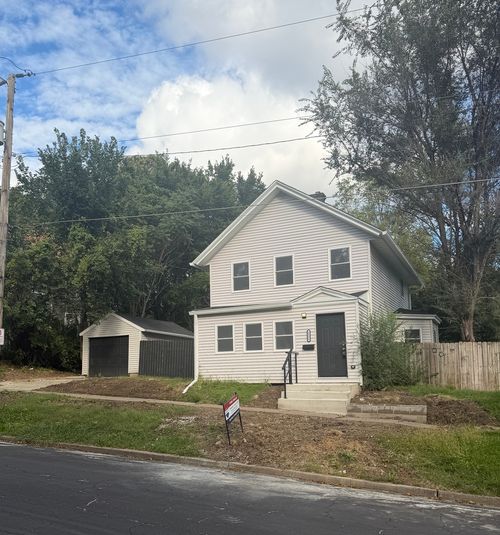 1111 N Gaines St, Davenport, IA, 52804-3932 | Card Image