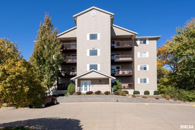 4084 Creek Hill Drive, Condo with 2 bedrooms, 2 bathrooms and null parking in Bettendorf IA | Image 1