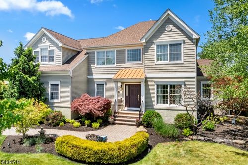 4 Murphy Dr, Hillsborough, NJ, 08844-1546 | Card Image