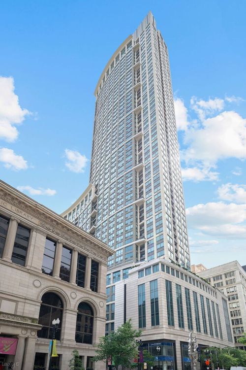 1004-130 N Garland Ct, Chicago, IL, 60602-4756 | Card Image