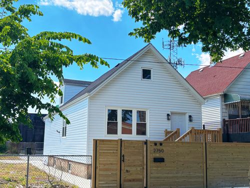2750 S Sacramento Avenue, Chicago, IL, 60623 | Card Image